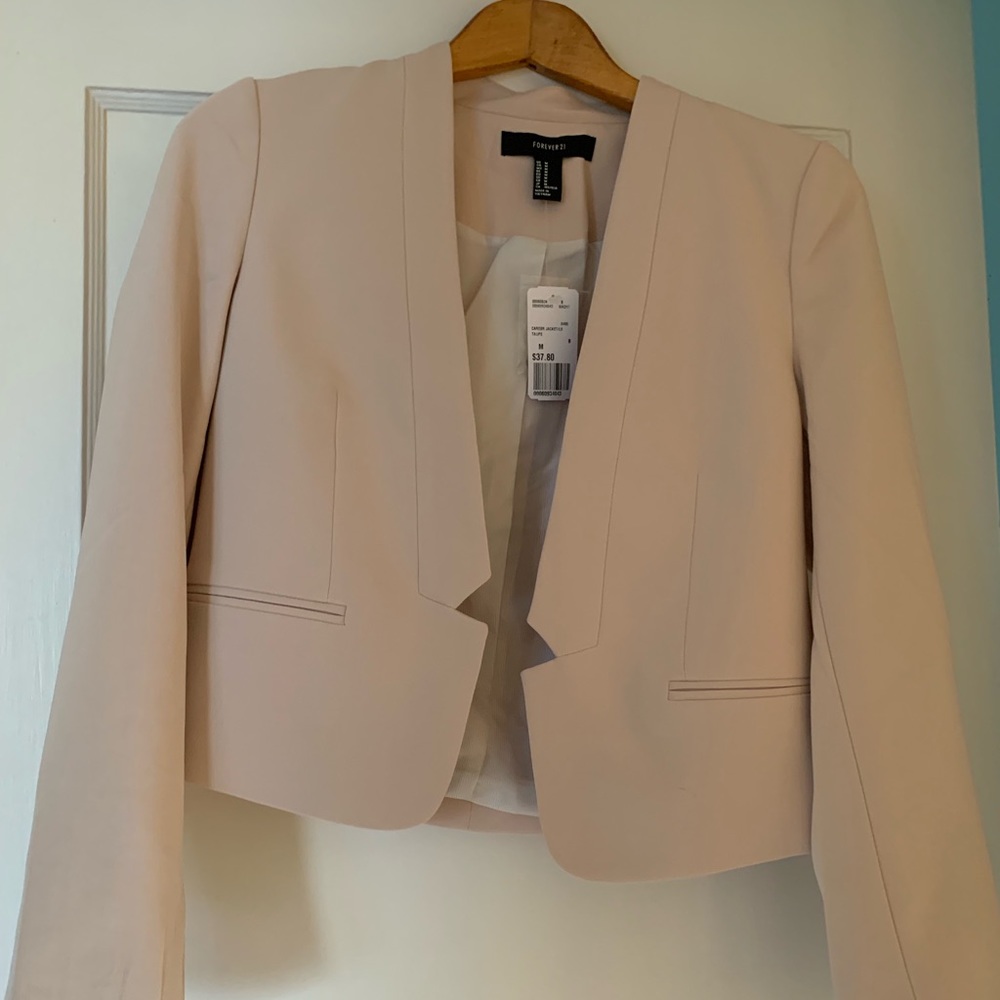 Never been worn cream blazer (tags included)